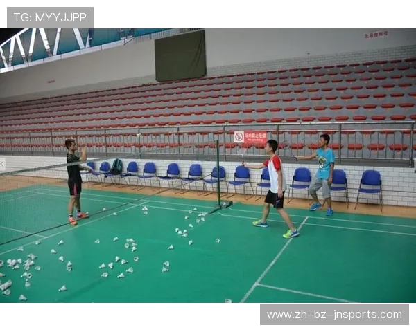 羽毛球全场多球训练